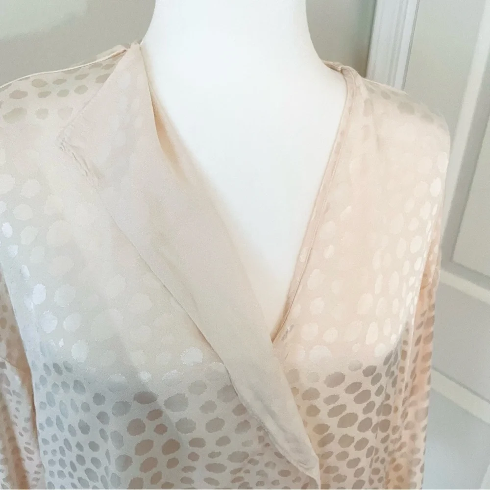 NWOT Alfani Emerald Safari Long Sleeve Blouse Beige Shiny Animal Print Size 1X - Picture 4 of 6